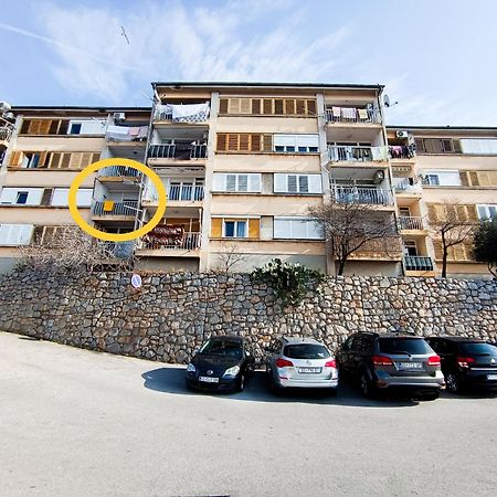 Novouredeni Stan S Balkonom I Pogledom Na More Senj  Εξωτερικό φωτογραφία