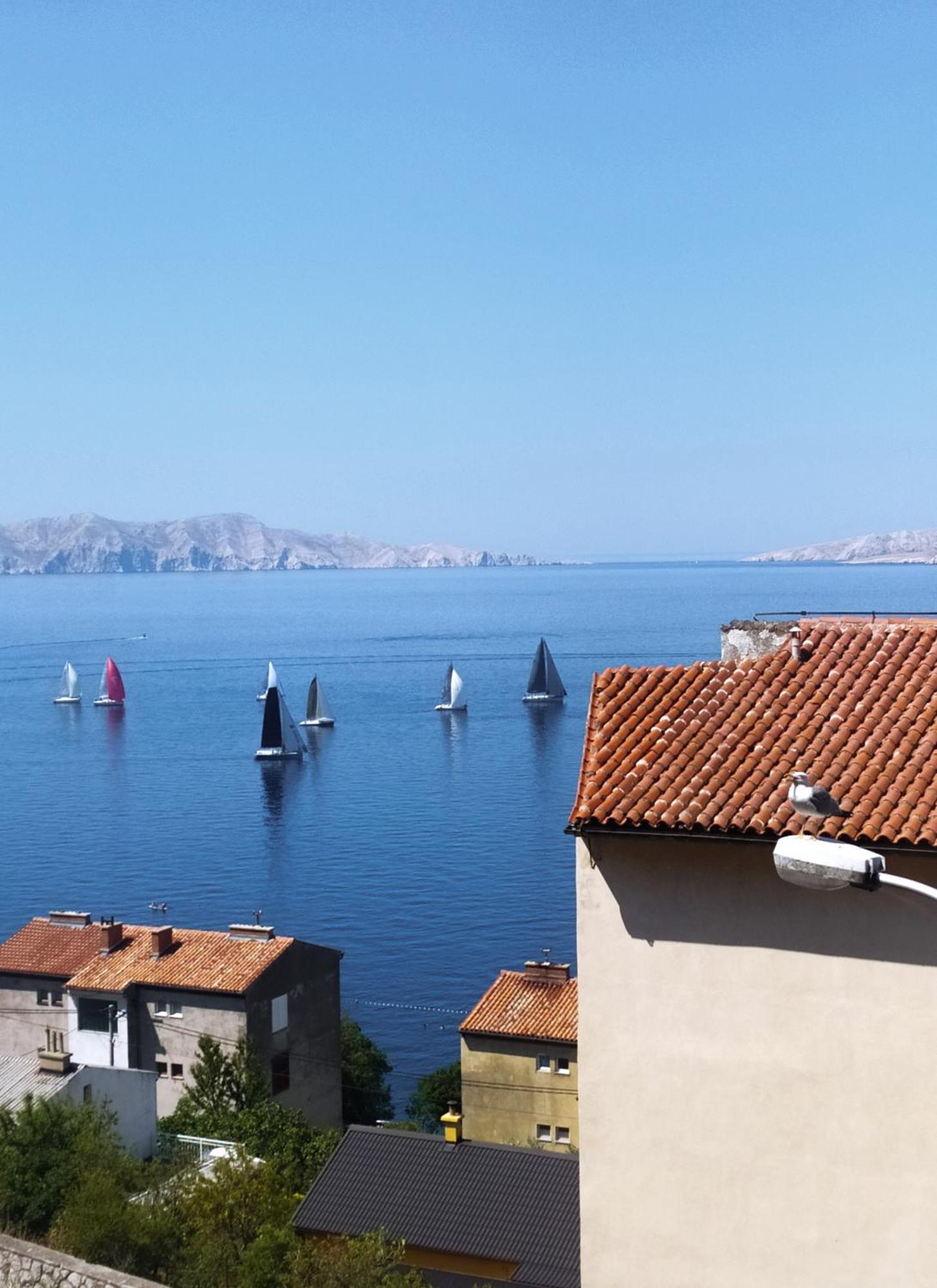 Novouredeni Stan S Balkonom I Pogledom Na More Senj  Εξωτερικό φωτογραφία