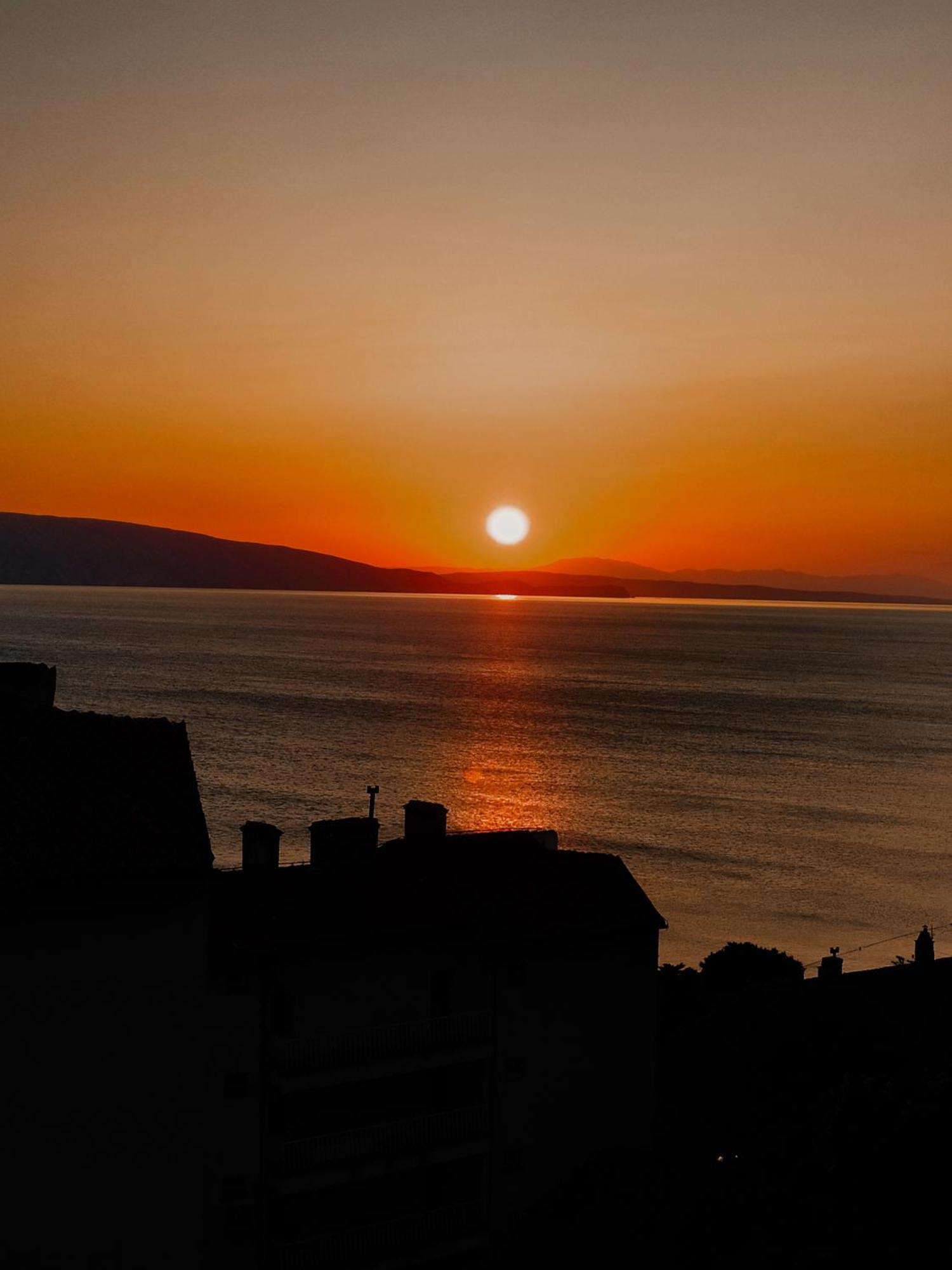 Novouredeni Stan S Balkonom I Pogledom Na More Senj  Εξωτερικό φωτογραφία