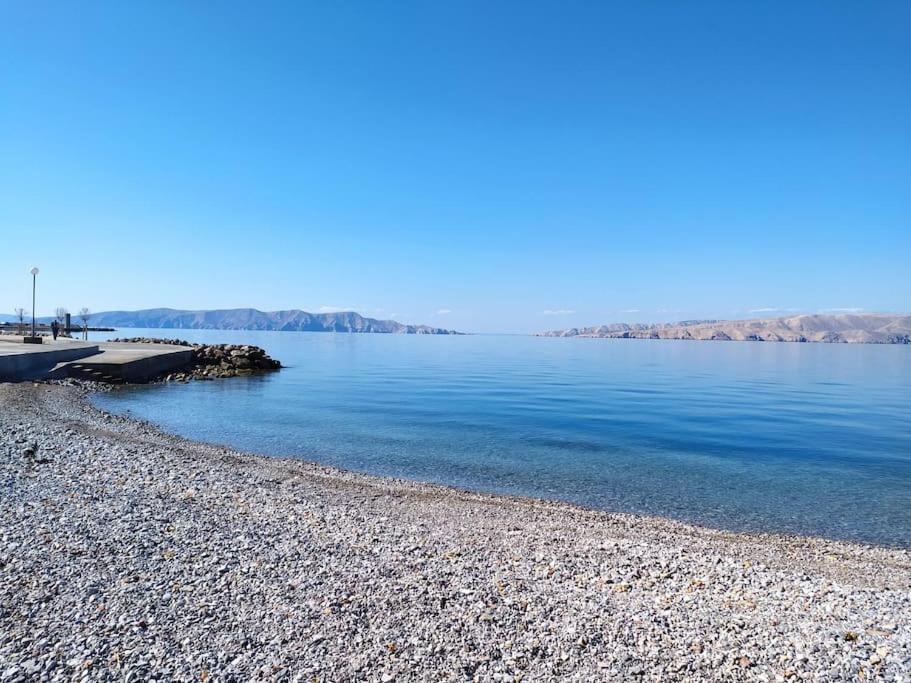 Novouredeni Stan S Balkonom I Pogledom Na More Senj  Εξωτερικό φωτογραφία